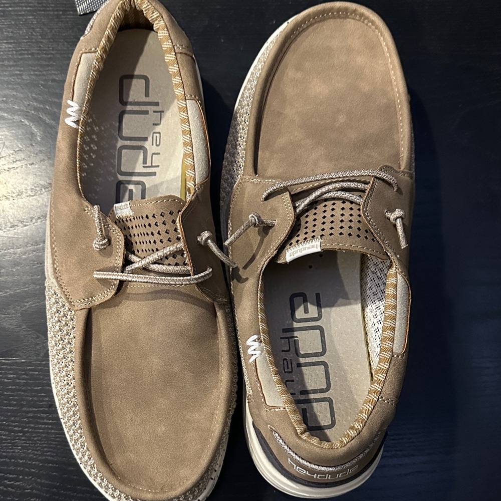 Hey Dude Wally Slip-On Loafers Tan Suede Men’s Size